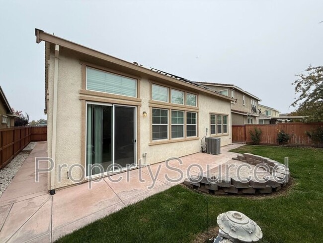 Building Photo - 656 Open Range Ave