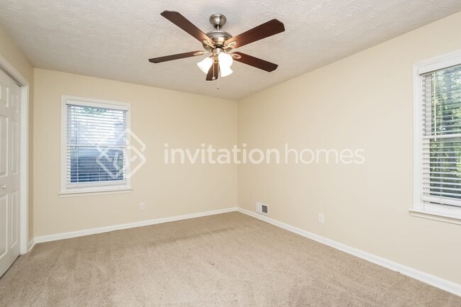 Building Photo - 260 Lantern Ridge Ct