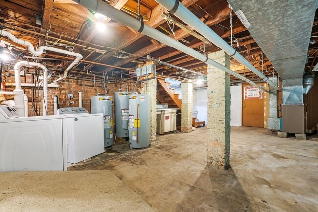 Building Photo - 105-107 Richards