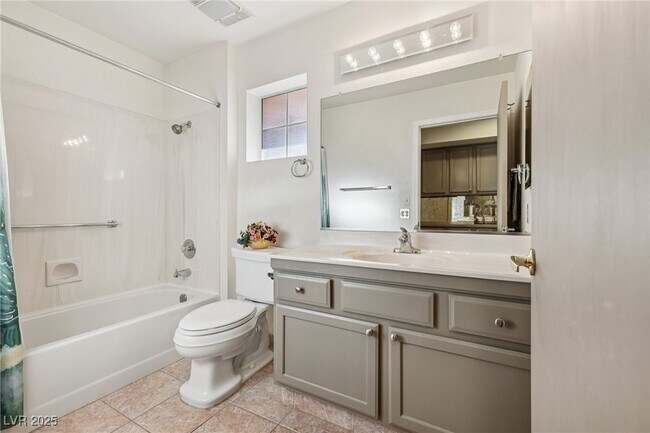 Building Photo - 3013 Sungold Dr