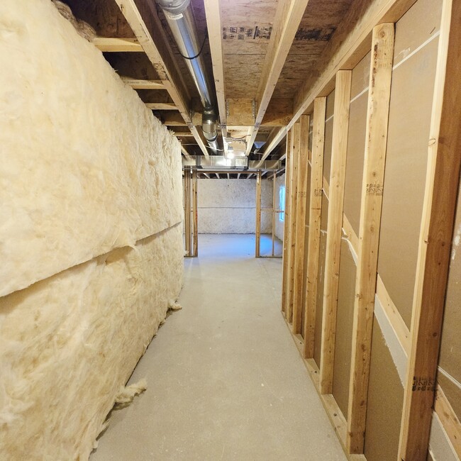 Building Photo - 4022 1100 N