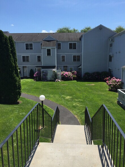 Building Photo - 55 Mill Plain Rd