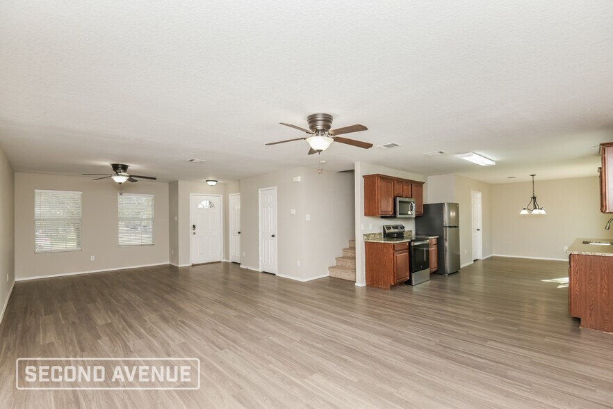 Building Photo - 6237 Hereford Dr