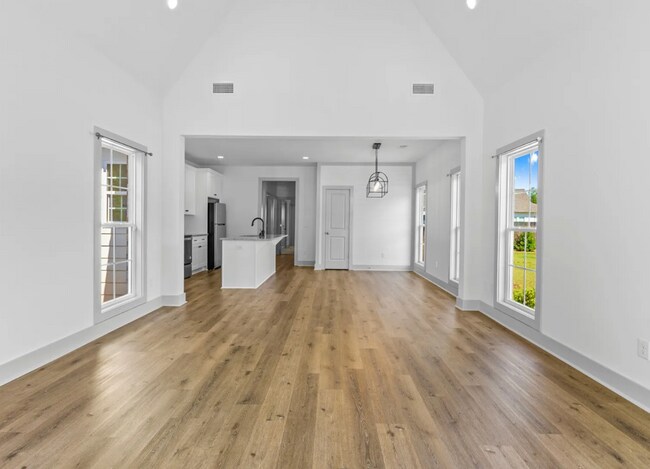 Building Photo - Charming 2 Bed / 2 Bath Cottage Living at Fox Chase