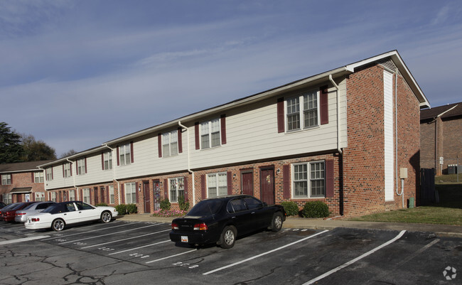 Building Photo - Fairmeadow Townhomes