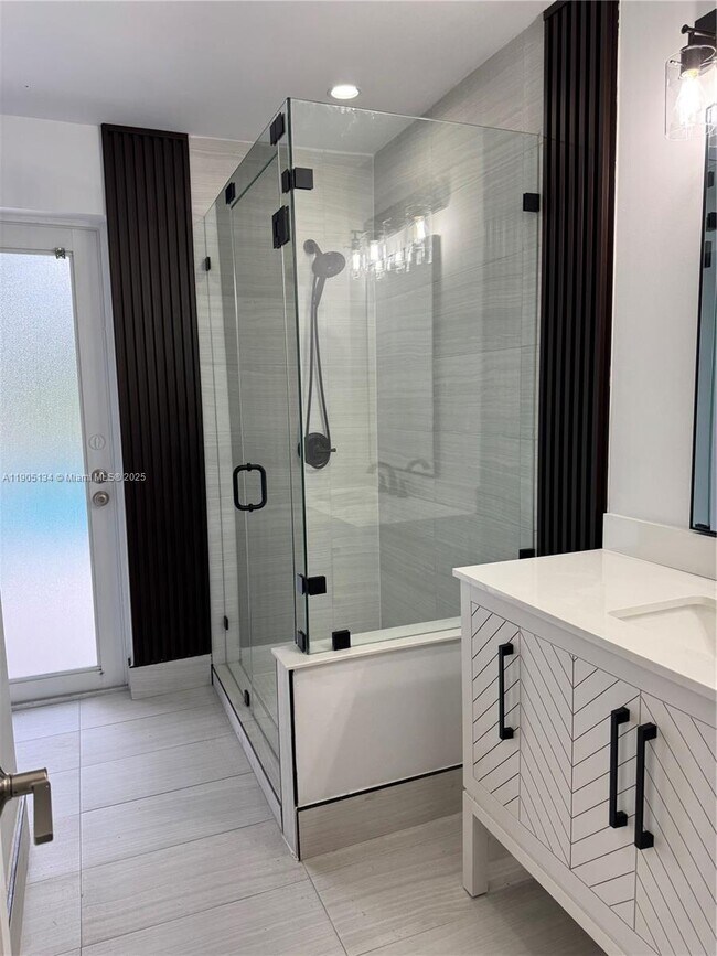 Building Photo - 11811 NW 5th Ct