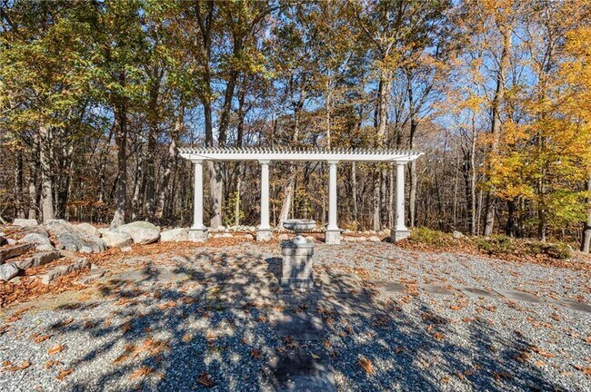 Building Photo - 524 Tillinghast Rd