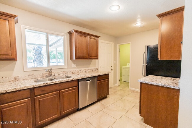 Building Photo - 1620 S Hardy Dr