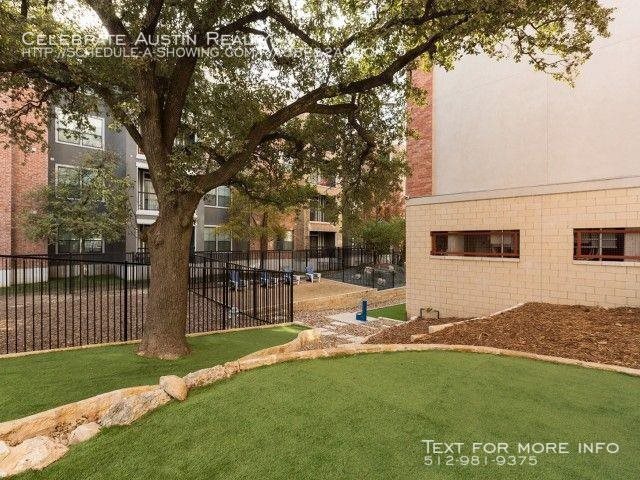 Building Photo - Eleven