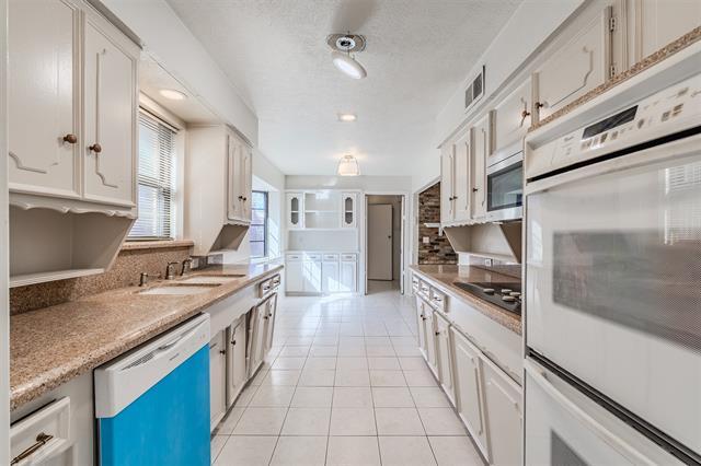 Building Photo - 3325 Shady Hollow Ln