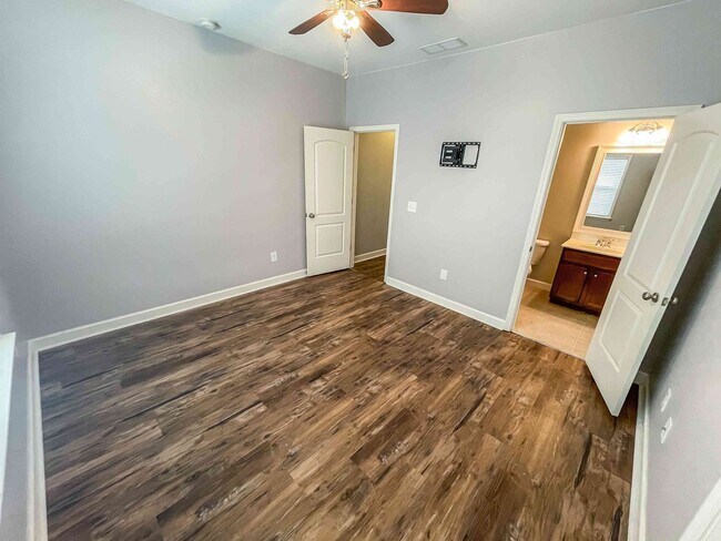 Building Photo - Kennesaw 4BR/3.5BA, Over 3700', 3-Car Garage