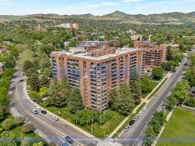 Building Photo - NEWLY REMODELED FLOORING!! Salt Lake City - Heart of Downtown - 2BD - 2BTH - 1GAR PARKING