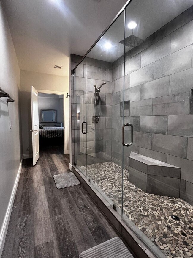 Building Photo - 2 Bed 2 Bath Furnished Condo Tempe Resort-...