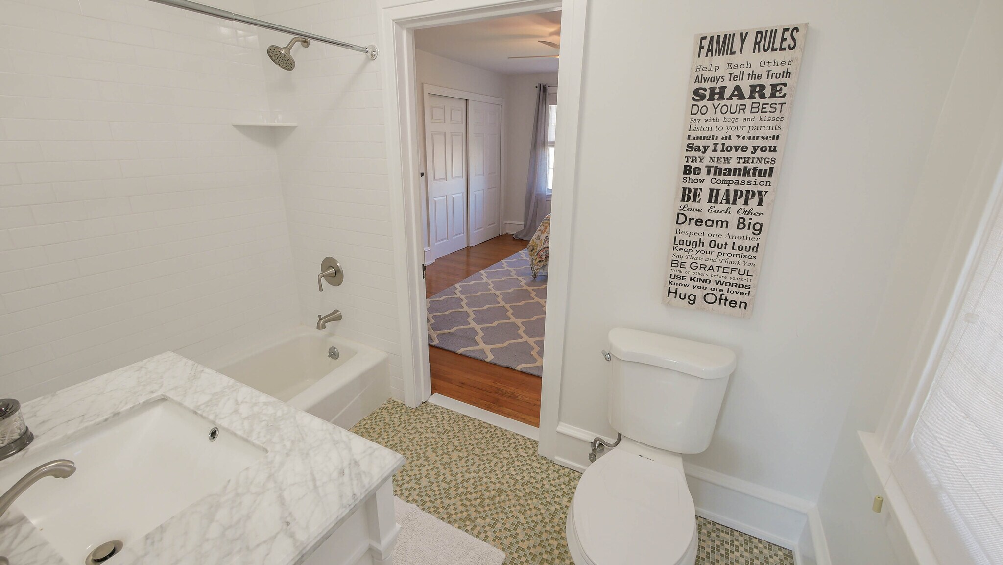 Building Photo - 6104 Ventnor Ave