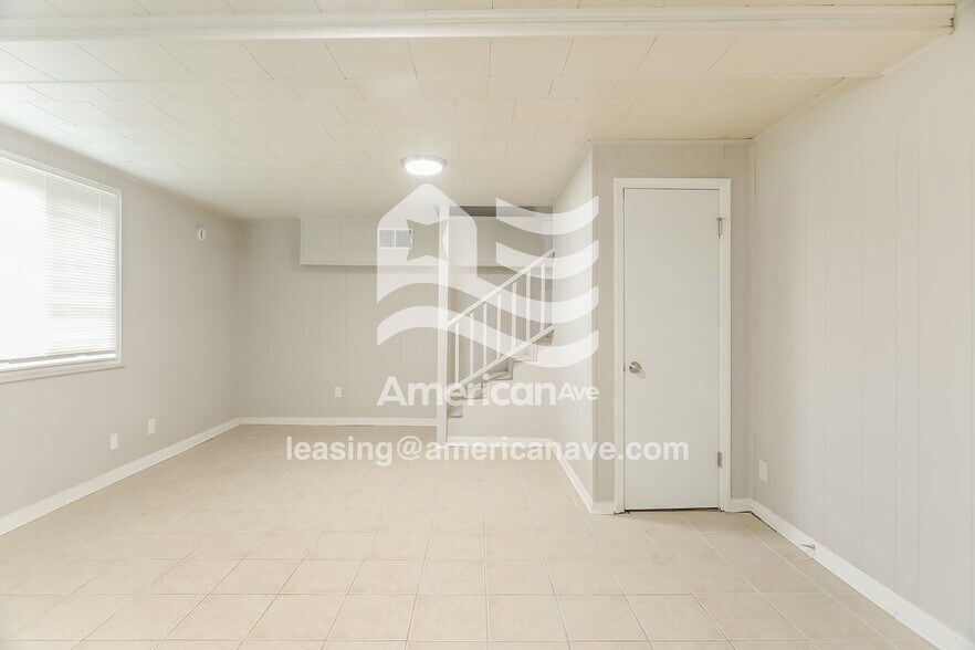 Building Photo - 716 84th Pl S