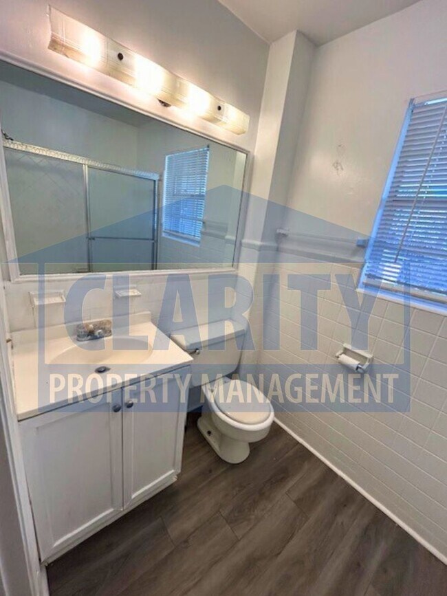 Building Photo - Large, four bedroom home in Chattanooga!