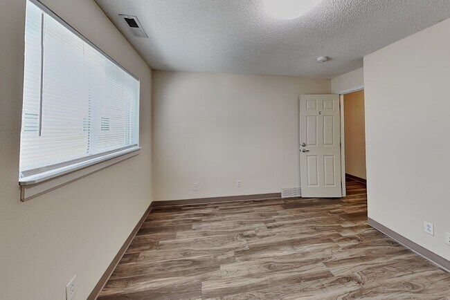 Building Photo - 218 Stanton Ave