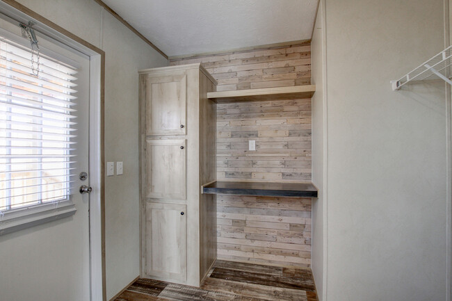 Building Photo - 295 Seays Rd