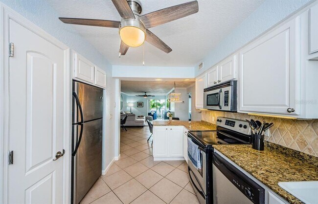 Building Photo - 2675 St Joseph Dr E