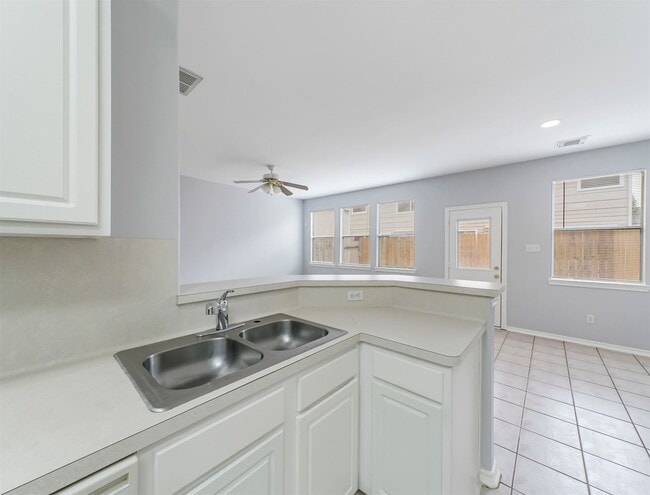 Building Photo - 16530 Cairngrove Ln