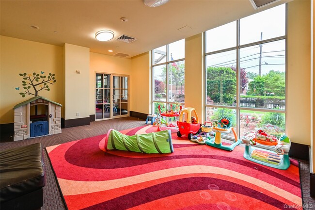 Building Photo - 300 Mamaroneck Ave