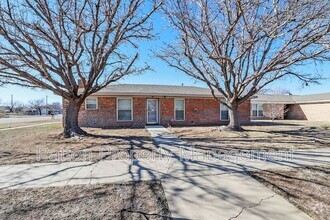 Building Photo - 3310 S Dallas St