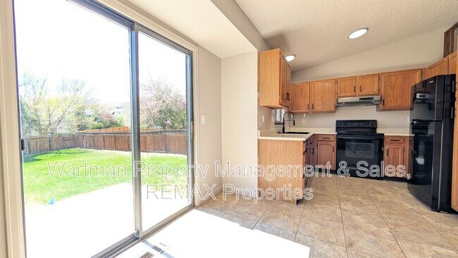 Building Photo - 5480 Mule Deer Dr