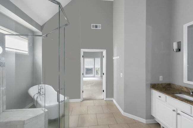 Building Photo - 13065 Tidewater Crossing