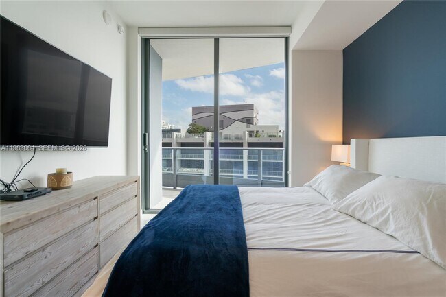 Building Photo - 1000 Brickell Plaza