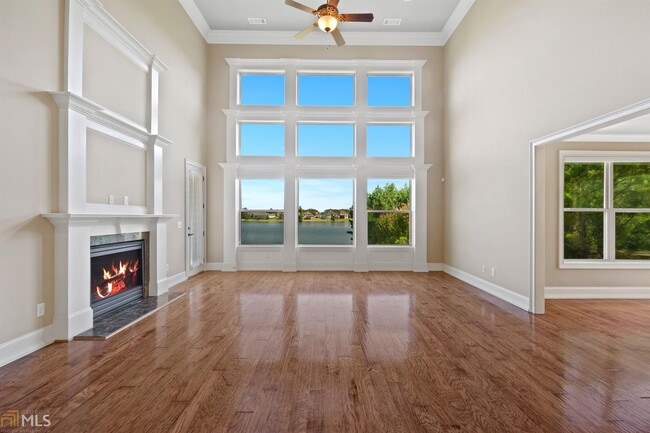 Building Photo - 2481 Lake Erma Dr