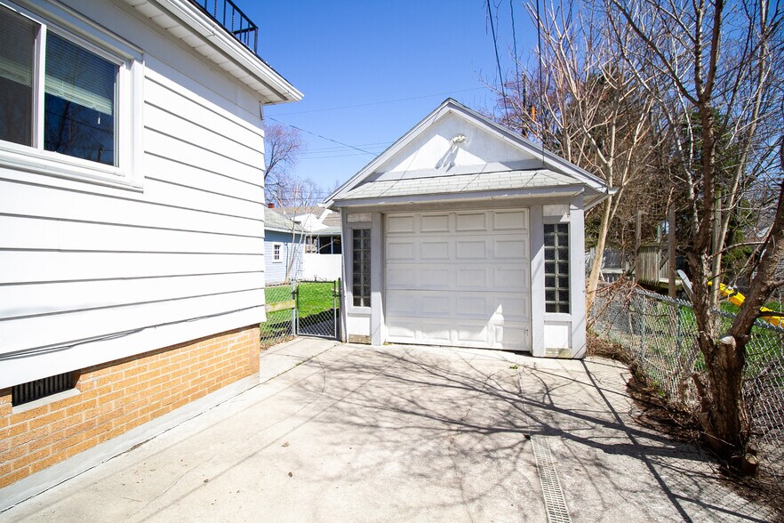 Building Photo - 4250 N Haven Ave