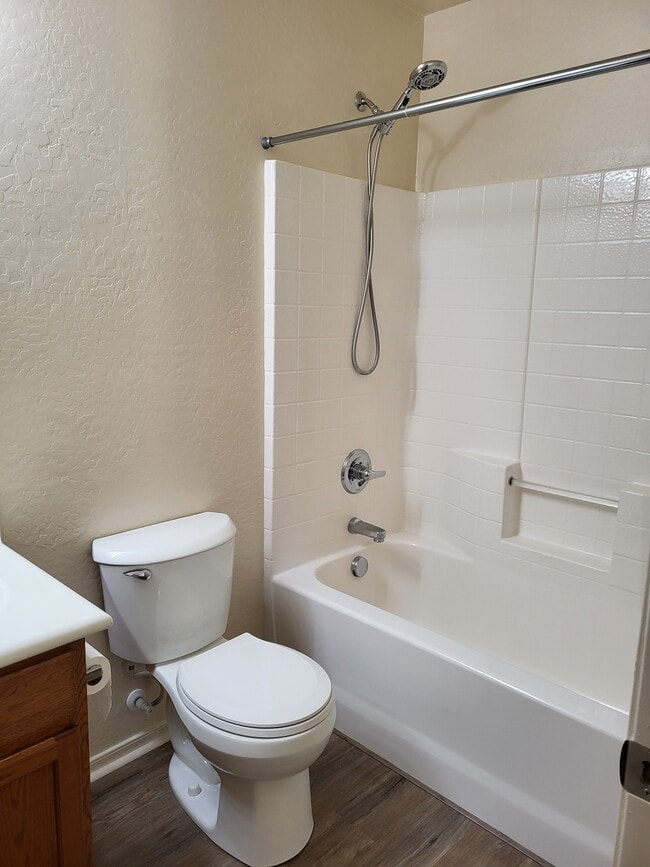 Building Photo - 661 Belmont Way