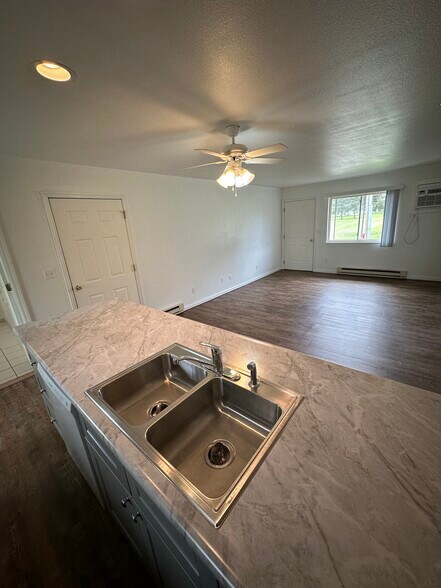Building Photo - 401 Clearfork Dr