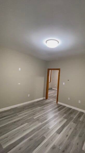 Bedroom 1 - 44 Kulick St