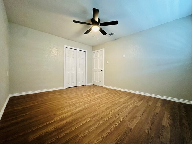 Building Photo - 1408 Stadium Ave