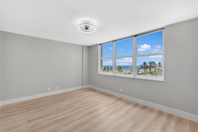 Building Photo - 750 N Ocean Blvd