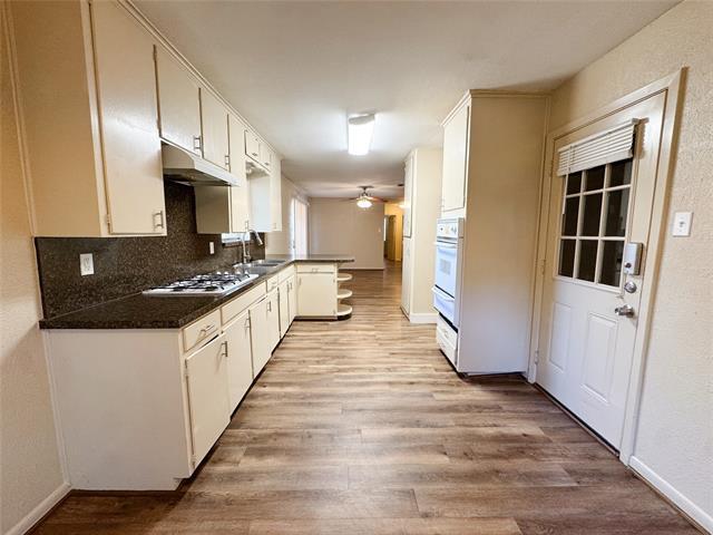 Building Photo - 302 Bowles Ct