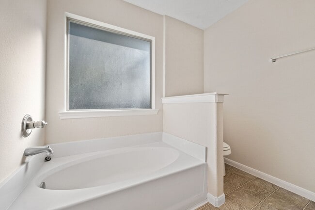 Building Photo - 3027 Lockeridge Village Dr