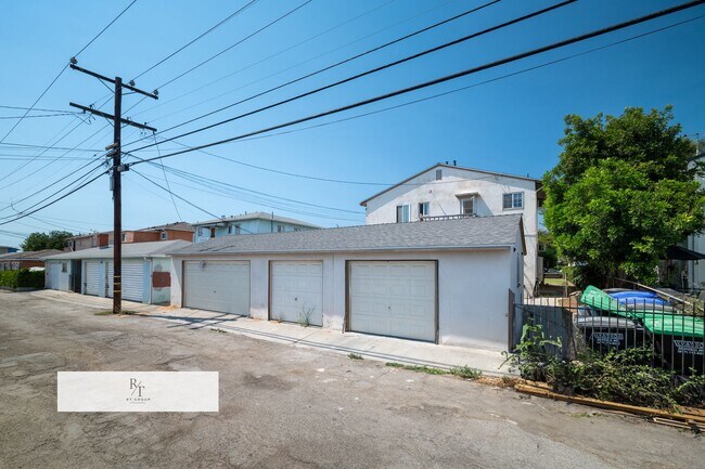 Building Photo - Prime Location Apartment with Remodeled Ki...