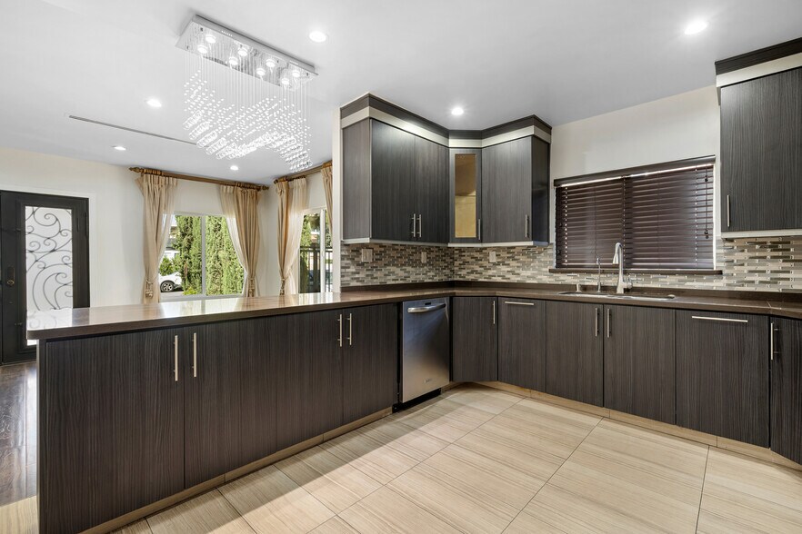 Building Photo - 1016 Linden Ave