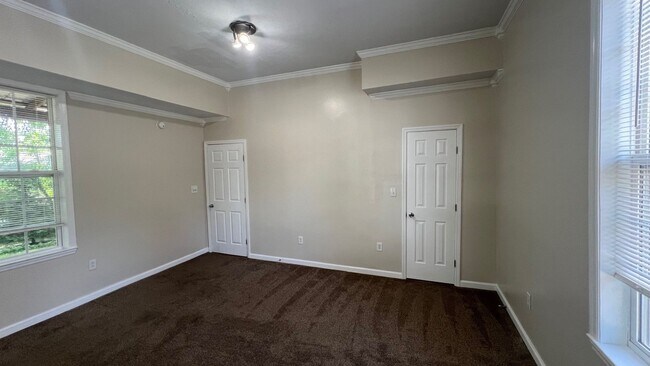 Building Photo - Charming home near downtown Columbia