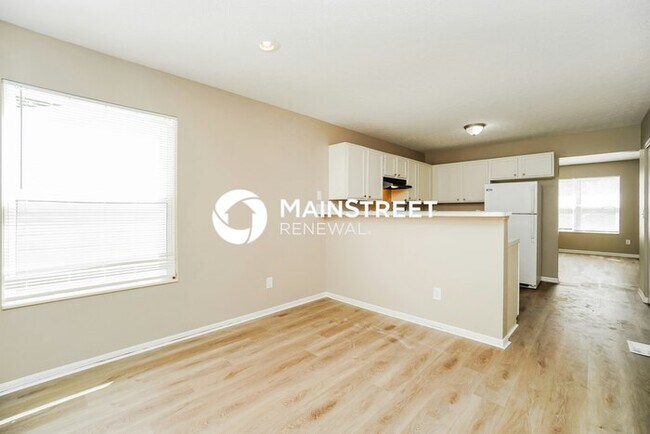 Building Photo - 3 Bedroom Pet-Friendly Home in COLUMBUS, OH with Main Street Renewal