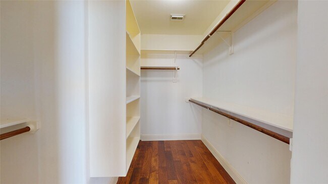 Building Photo - 328 Malone St