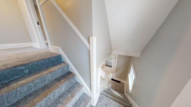 Building Photo - Old Brooklyn Area - 3 Bedroom Single Famil...