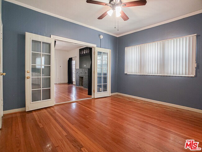Building Photo - 336 S Wilton Pl