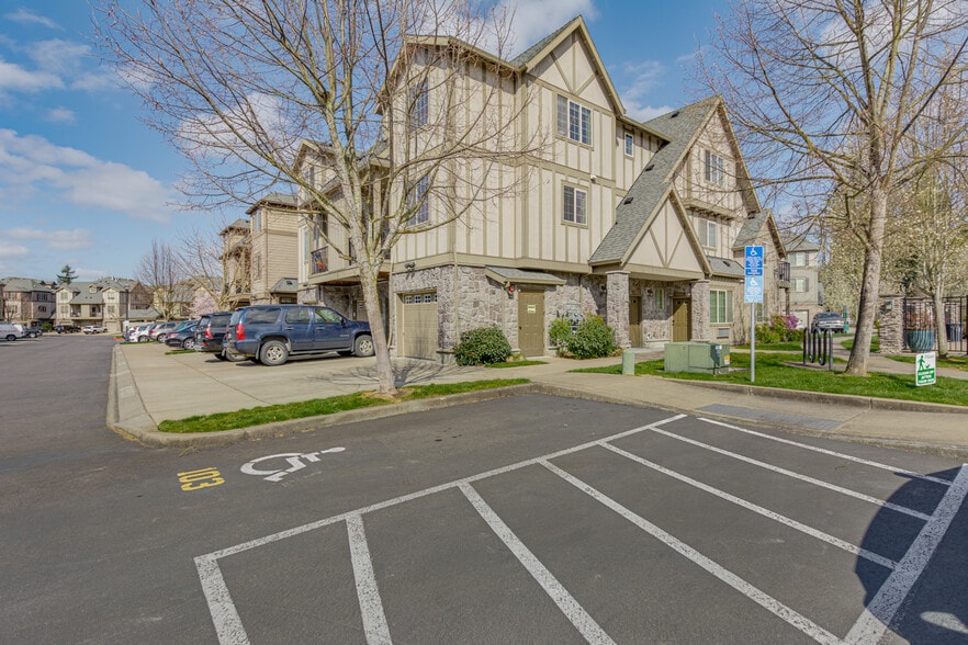 Building Photo - 8077 NE Miriam Way