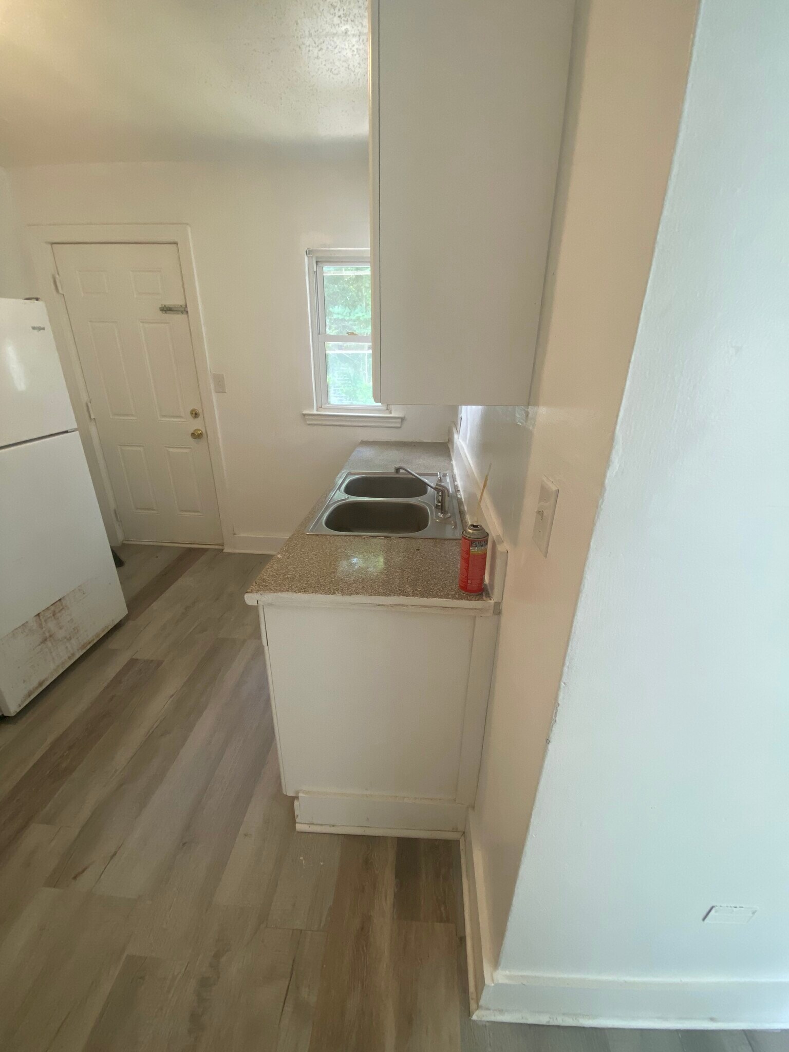 Building Photo - 2401 Celia Ave