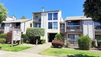 Building Photo - 2101 Shore Line Dr