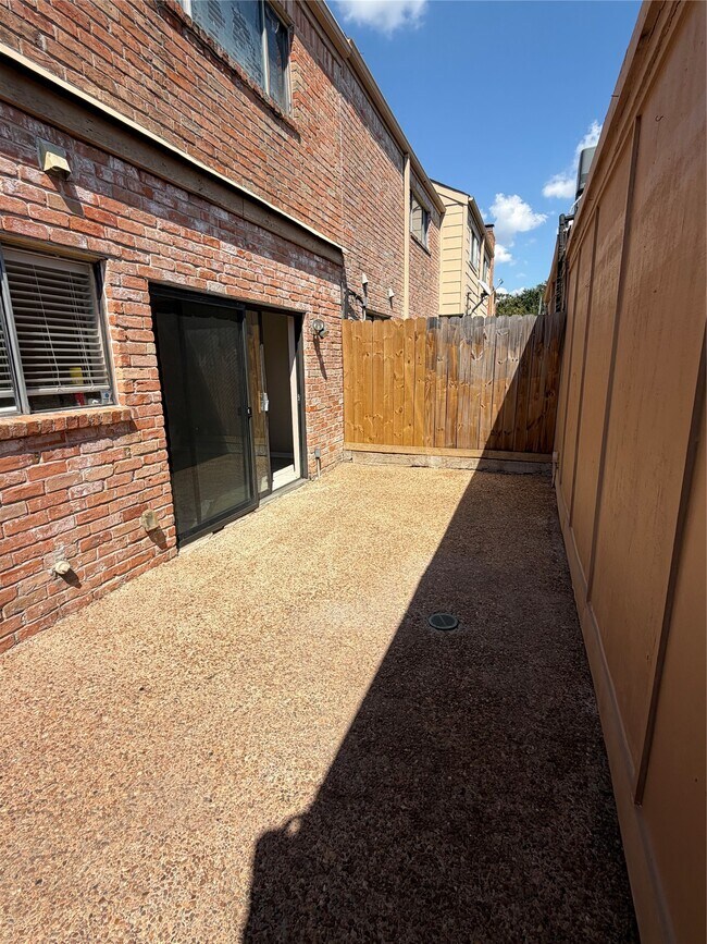 Building Photo - 3010 Bee Cave Dr