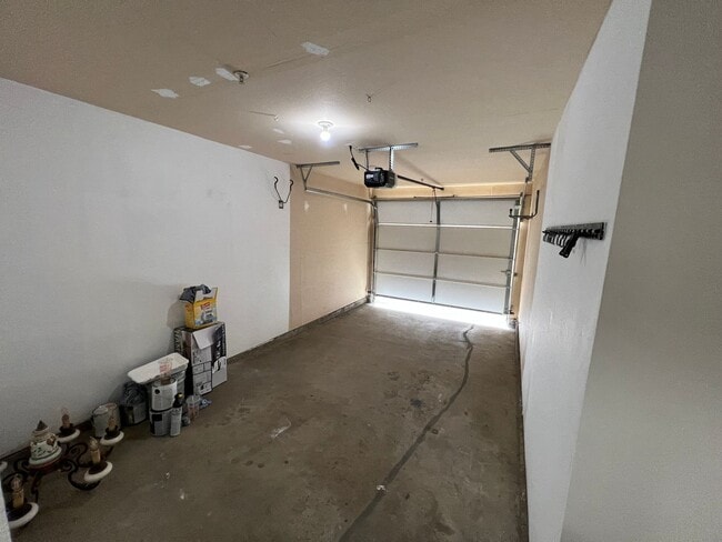 Building Photo - Upgraded Single Story First Floor Condo in Gated Community at Popular Madison Park Villas